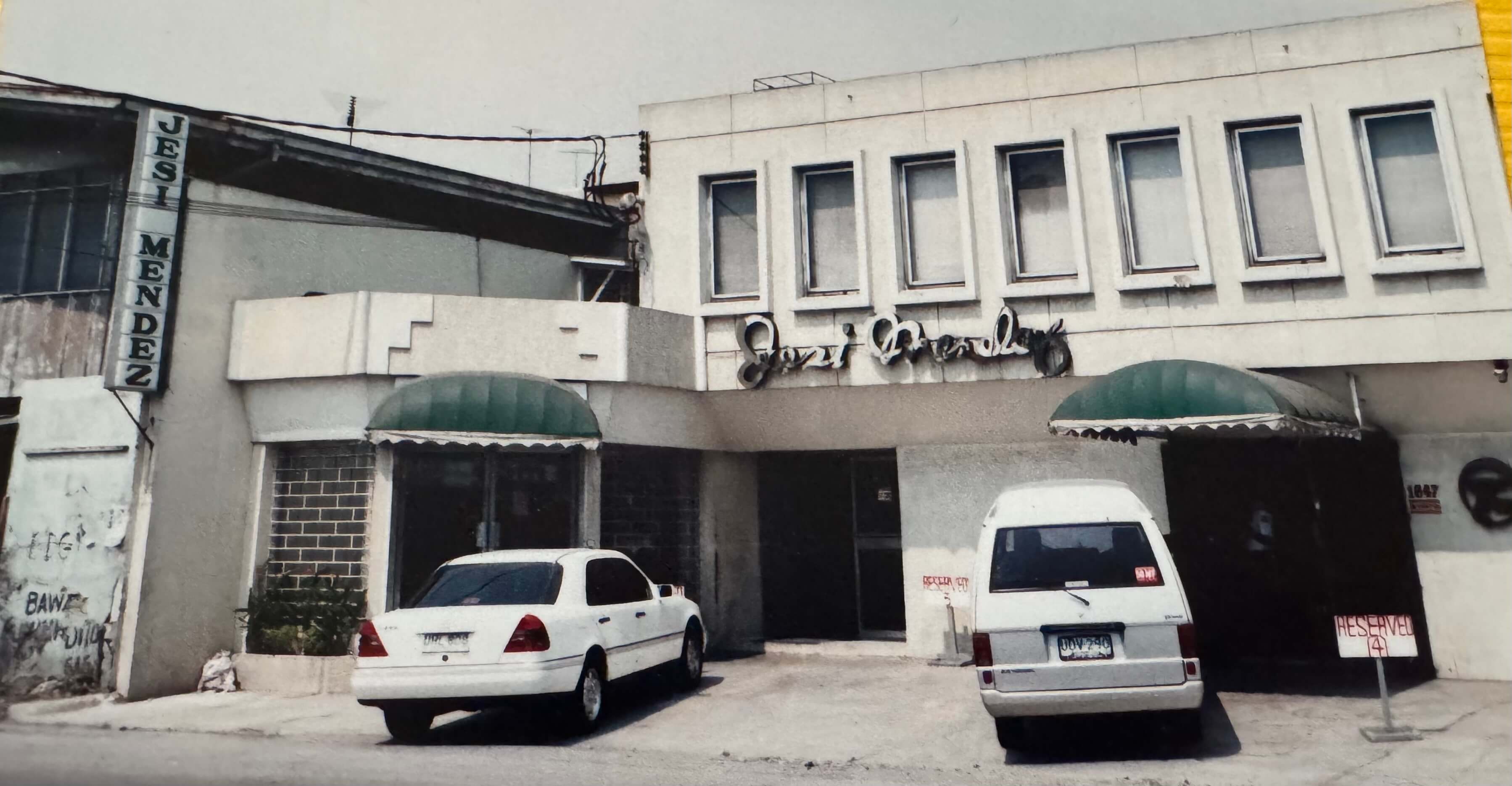 Jesi Mendez Salon